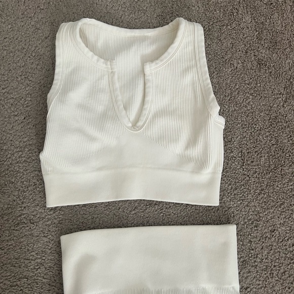 Ribbed athlesuire wear set in bone color - Picture 2 of 3